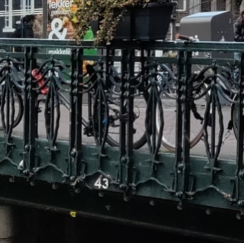 Bridge 43: Piet Kramer’s Leidsestraat Masterpiece, Where Trams Still Run Over Fabeldieren