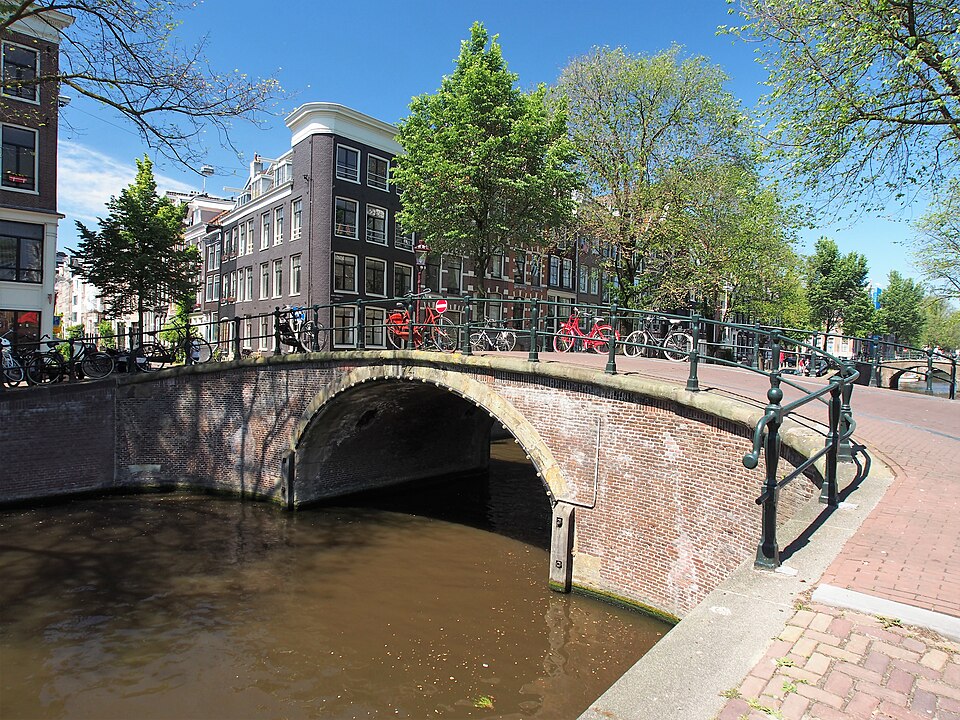 Brug 74 in de Kerkstraat over de Reguliersgracht by Alf van Beem