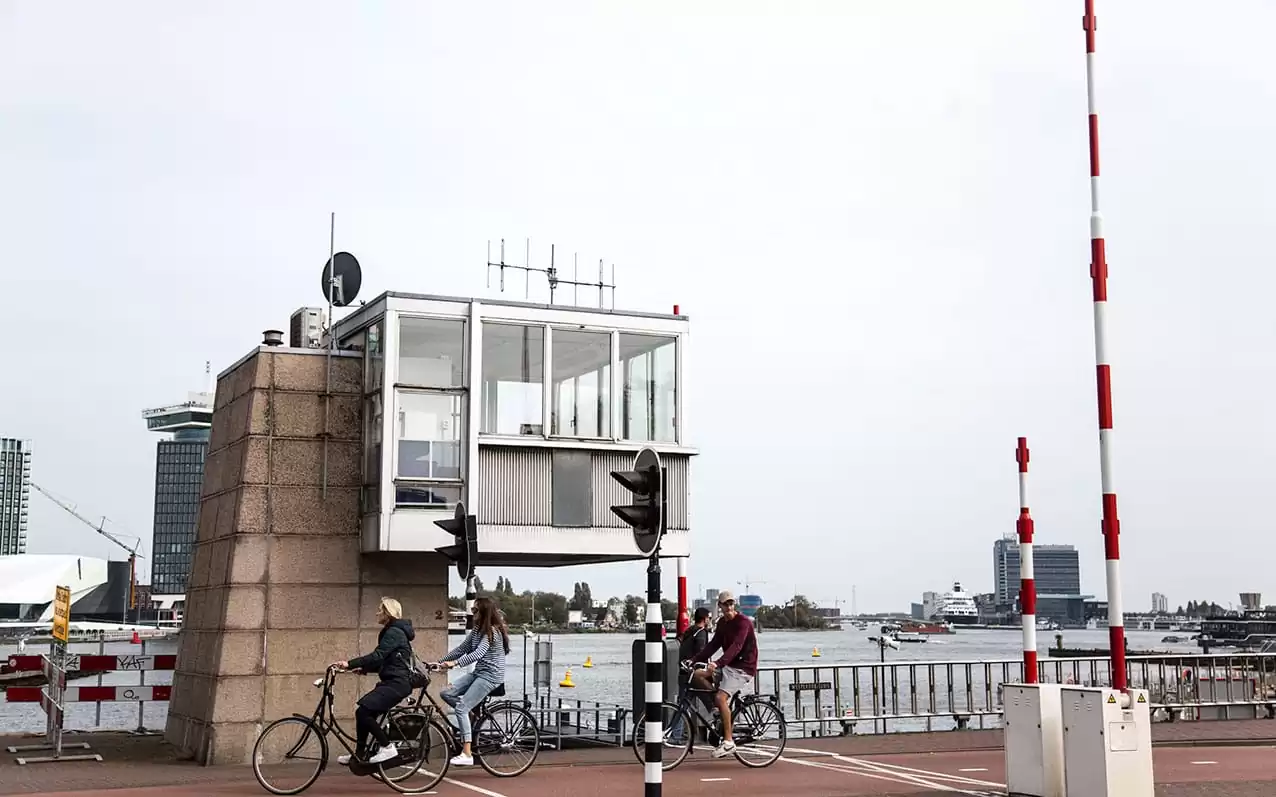From Control Centers to Luxury Suites: The Evolution of Amsterdam’s Bridge Houses